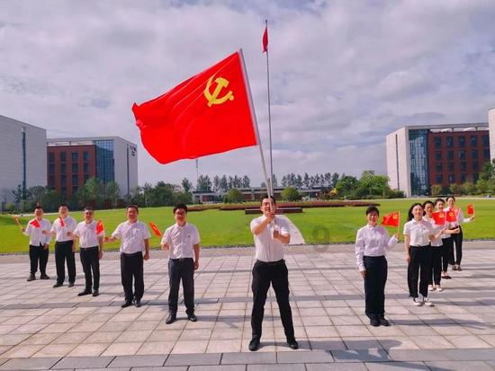 逃出诡异庄园